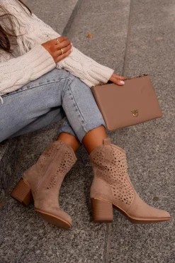 Damskie Boto Ażurowe Botki Na Słupku Z Eko Zamszu Zapinane Na Zamek Ciemnobeżowe Sevana