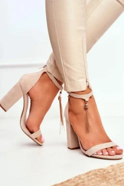 Best Boto Beżowe Zamszowe Sandałki na Słupku z Frędzlem Annick