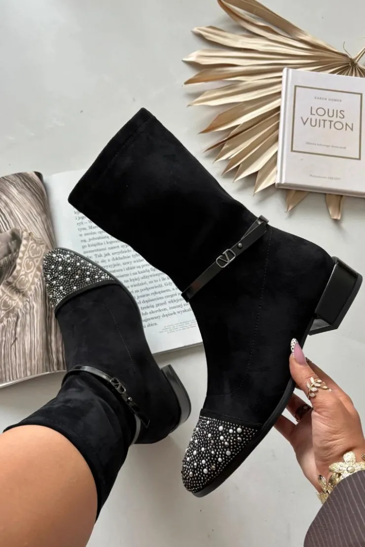 D&A Botki Ocieplane|Botki Na Obcasie*Botki Damskie Na Niskim Obcasie Ze Zdobieniem I Paskiem MR52-165 Czarne