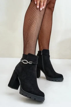Hot Boto Botki Damskie Na Słupku Eko Zamszowe Z Ozdobnym Paskiem Czarne Maivone Czarny