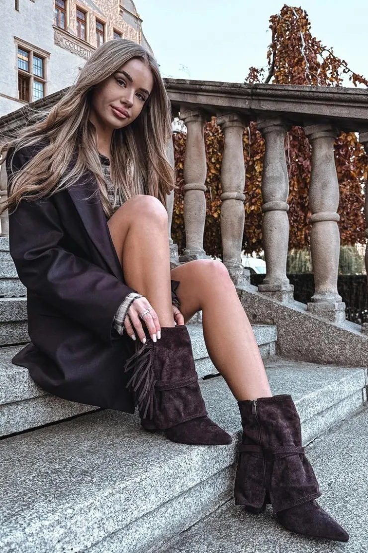 Damskie Boto Botki Damskie Na Słupku Z Frędzlami I Złotymi Klamrami Czekoladowe Evelisse