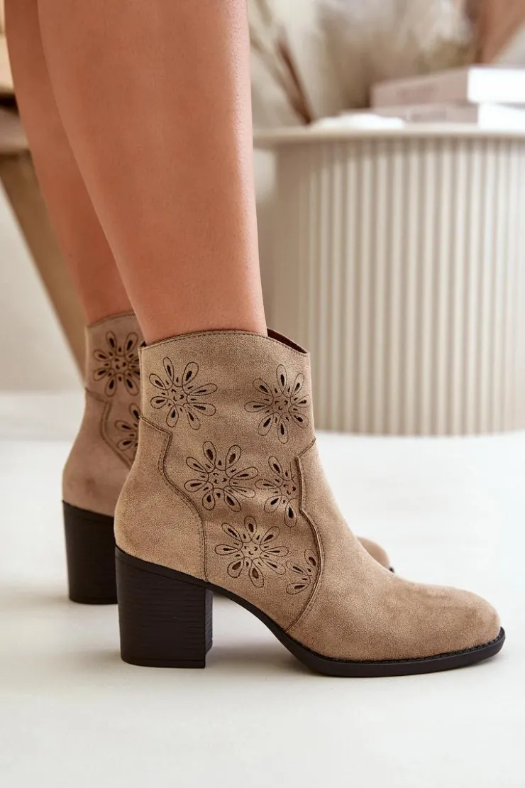 Outlet Boto Botki Z Ażurową Cholewką Na Słupku Eko Zamszowe Beżowe Nevishiia