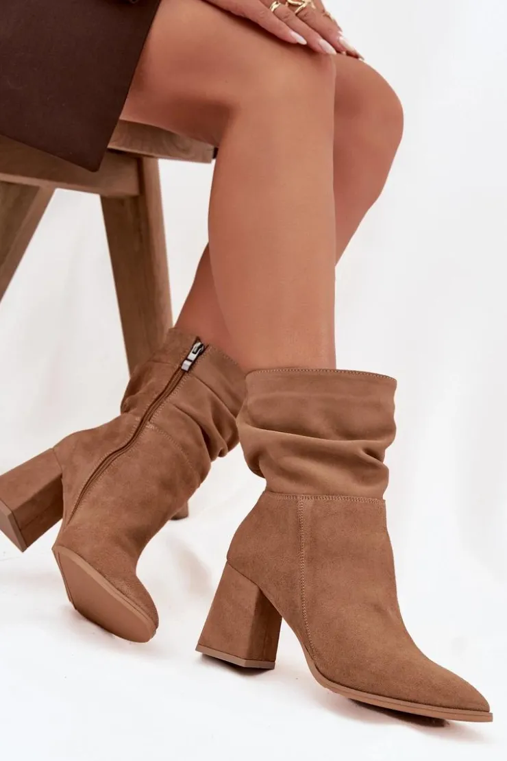 Damskie Zazoo Botki Z Naturalnego Zamszu Ocieplane Na Słupku Z Marszczeniem 4216 Beżowe