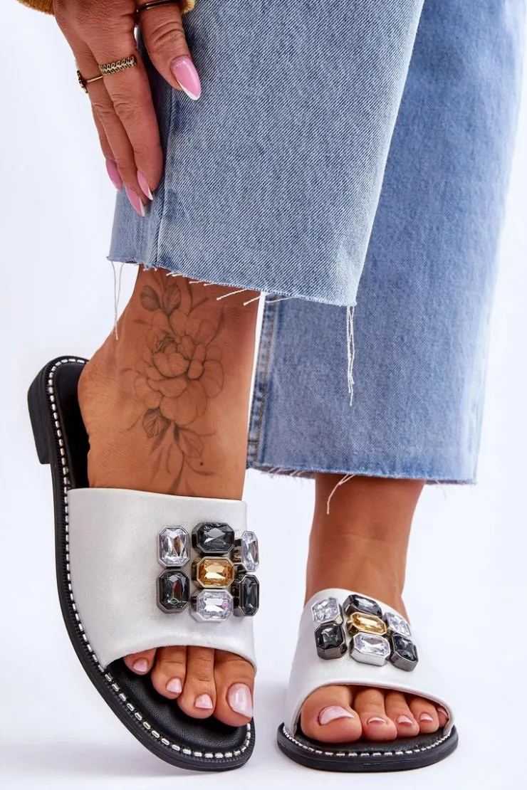 Damskie buty S.Barski Klapki Damskie Klasyczne*Damskie Klapki Z Kamieniami S.Barski KV-2775-31 Biało-Srebrne