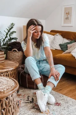 Big Star Shoes Trampki Damskie Big Star|Trampki Damskie Niskie*Damskie Skórzane Tenisówki Logowana Podeszwa Big Star GG274194 Białe