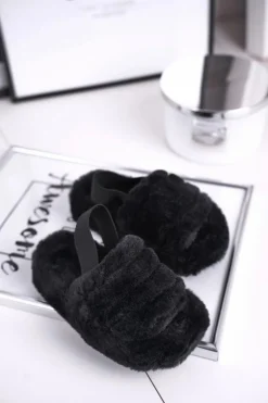 Damskie Boto Dziecięce klapki z futerkiem i gumką czarne Fluffy