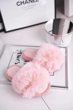Damskie Boto Dziecięce Papcie Klapki z Futerkiem Jasny Róż Snow Ball