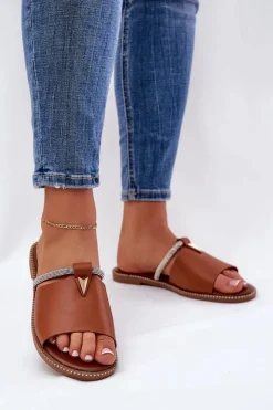 Boto Eko Skórzane Klapki Na Płaskim Obcasie Z Ozdobnym Paseczkiem Camel Hirtewi