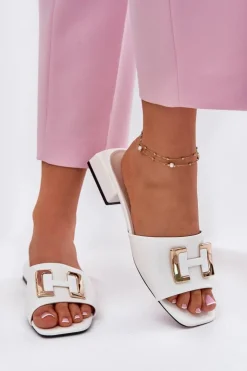 Buty damskie Vinceza Klapki Na Obcasie*Eleganckie Klapki Damskie Na Klocku Ze Złotym Detalem Vinceza 62229 Białe Biały