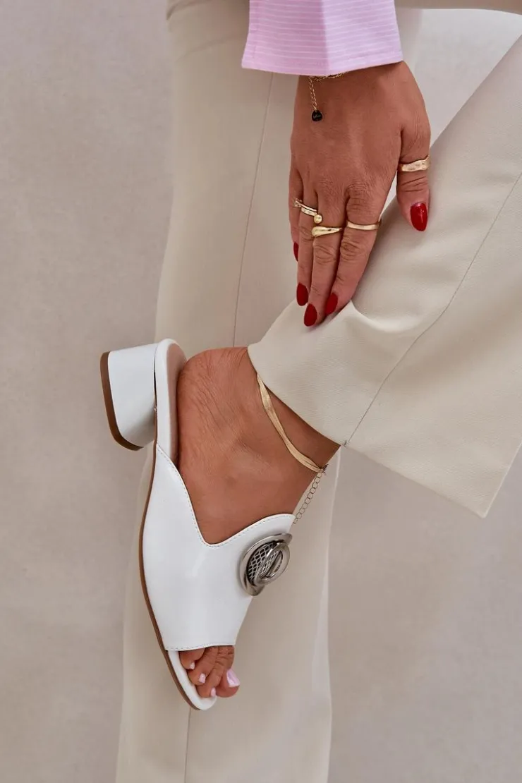 New Boto Eleganckie Klapki Damskie Na Niskim Obcasie Z Ozdobą Białe Feledis