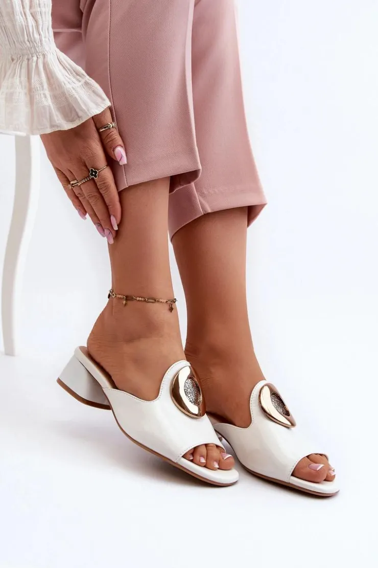 New Boto Eleganckie Lakierowane Klapki Damskie Na Niskim Obcasie Ze Złotą Ozdobą Białe Uzimila