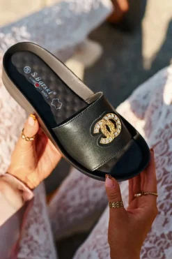 Damskie buty S.Barski Eleganckie Lekkie Klapki Damskie Z Ozdobą Skóra Naturalna S.Barski KV27-013 Czarne