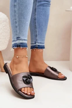 Damskie buty S.Barski Klapki Damskie Klasyczne*Klapki Damskie Na Płaskim Obcasie Z Ozdobnym Detalem KV51-007 Grafitowe Srebrny