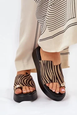 Hot Boto Klapki Damskie Na Platformie I Niskim Koturnie Z Ozdobnym Detalem Zebra Czarno-Beżowe Saqesse
