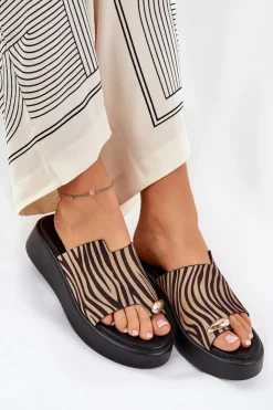 Hot Boto Klapki Damskie Na Platformie I Niskim Koturnie Z Ozdobnym Detalem Zebra Czarno-Beżowe Saqesse