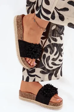 Hot Boto Klapki Damskie Na Platformie Z Ozdobnymi Kwiatkami Czarne Tessara Czarny