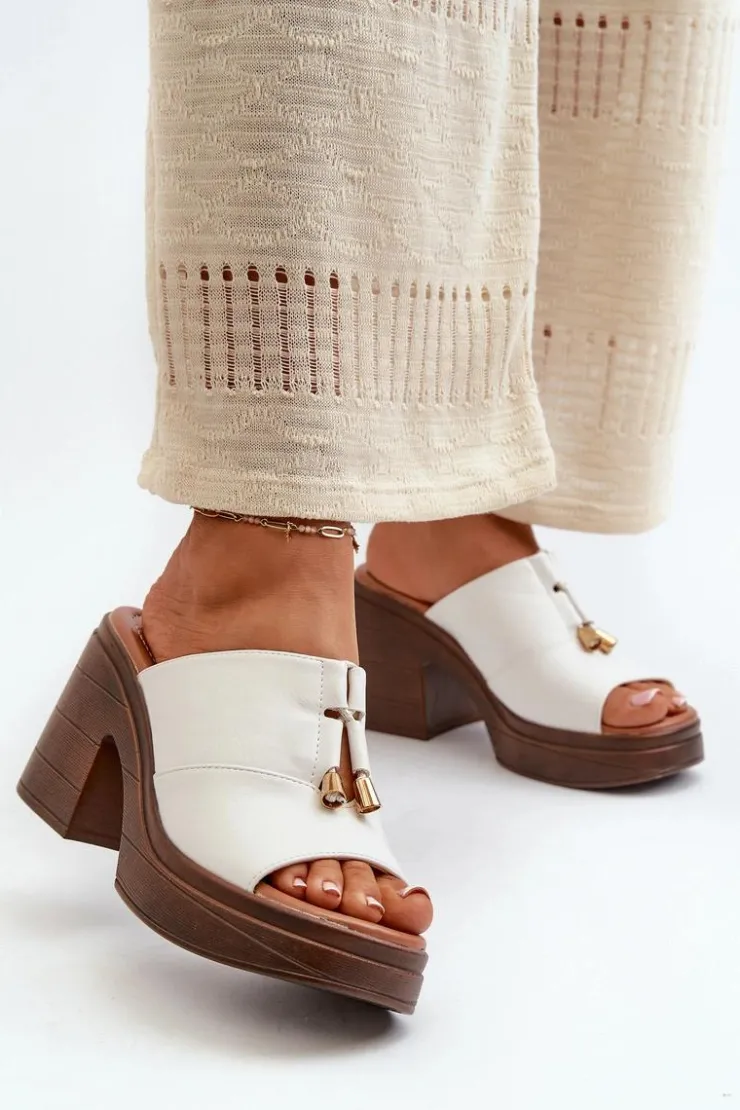 Discount Buty damskie Vinceza Klapki Damskie Z Eko Skóry Na Platformie I Klocku Białe Dafira