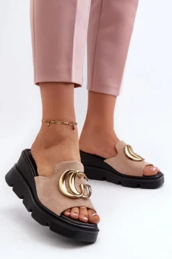 Damskie Buty damskie Vinceza Klapki Damskie Z Eko Zamszu Na Koturnie I Platformie Ze Złotą Ozdobą Vinceza 58295 Beżowe