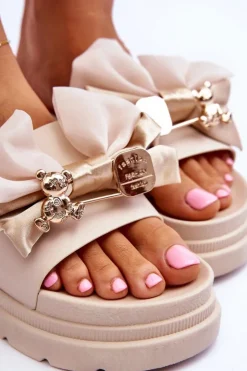 Damskie Boto Klapki Z Kokardą I Ozdobnym Misiem Beżowe Suzy