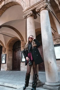 Damskie Boto Kozaki Damskie Na Koturnie Z Wywiniętą Cholewką I Srebrnymi Klamrami Czarne Sarisse