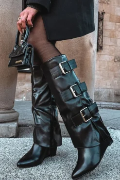 Damskie Boto Kozaki Damskie Na Koturnie Z Wywiniętą Cholewką I Srebrnymi Klamrami Czarne Sarisse