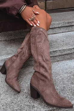 Online Boto Kozaki Kowbojki Damskie Na Słupku Z Eko Zamszu Khaki Coretta Beżowy