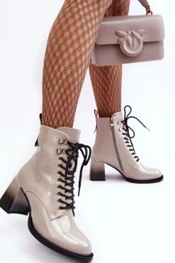 Damskie Damskie buty S.Barski Lakierowane Botki Na Słupku Sznurowane D&A MR870-06 Jasnoszare