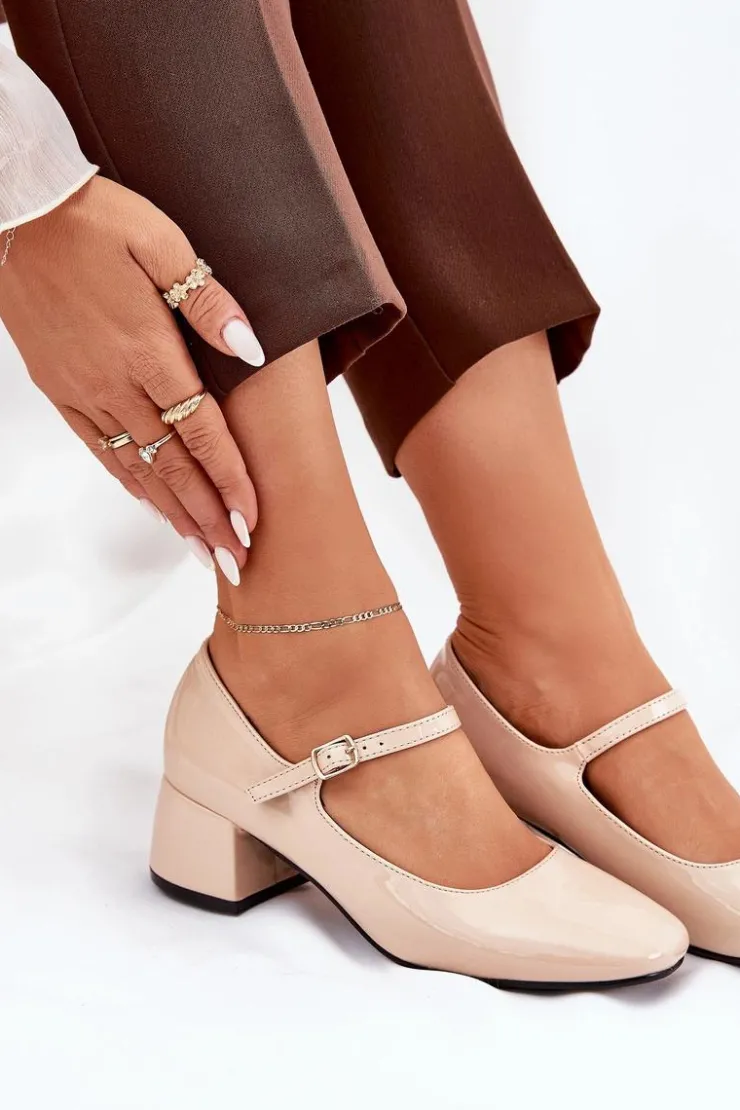 Outlet Boto Lakierowane Czółenka Z Paskiem I Sprzączką Beżowe Savilae