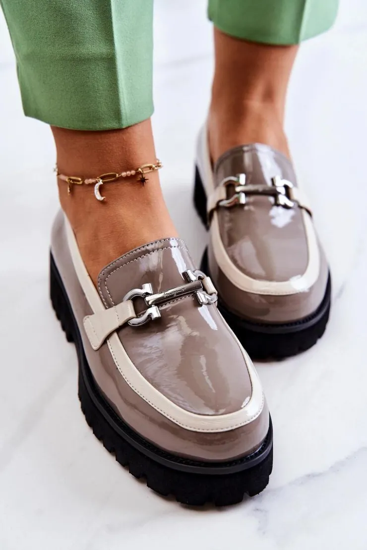 Online Damskie buty S.Barski Lakierowane Damskie Półbuty Loafery Beżowo-Białe Cassida