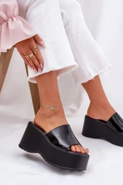 New Boto Lakierowane Klapki Damskie Na Platformie I Koturnie Czarne Nellevia