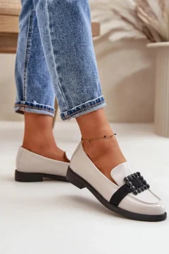 Buty damskie Vinceza Loafersy Damskie|Mokasyny Płaskie*Lakierowane Mokasyny Damskie Z Ozdobą Jasnoszare Vinceza 58389 Szary