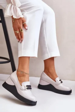 Outlet Buty damskie Vinceza Lakierowane Mokasyny Na Koturnie Vinceza 58337 Szare