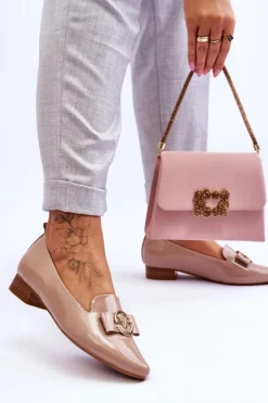 Clearance Buty damskie Vinceza Lakierowane Mokasyny Na Niskim Obcasie Beżowe Asselia