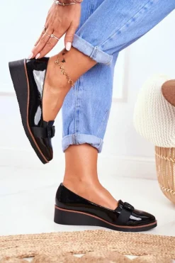 Damskie Buty damskie Vinceza Lakierowane Półbuty Na Koturnie VINCEZA 22-10446 Czarne