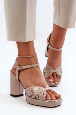 Online Damskie buty S.Barski Lakierowane Sandały Damskie Na Słupku Beżowe D&A MR38-668 Beżowy