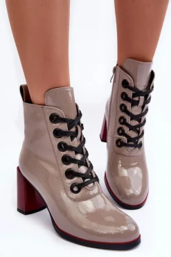 Damskie Damskie buty S.Barski Lakierowane Sznurowane Botki Na Słupku S.Barski MR870-15 Ciemnobeżowe