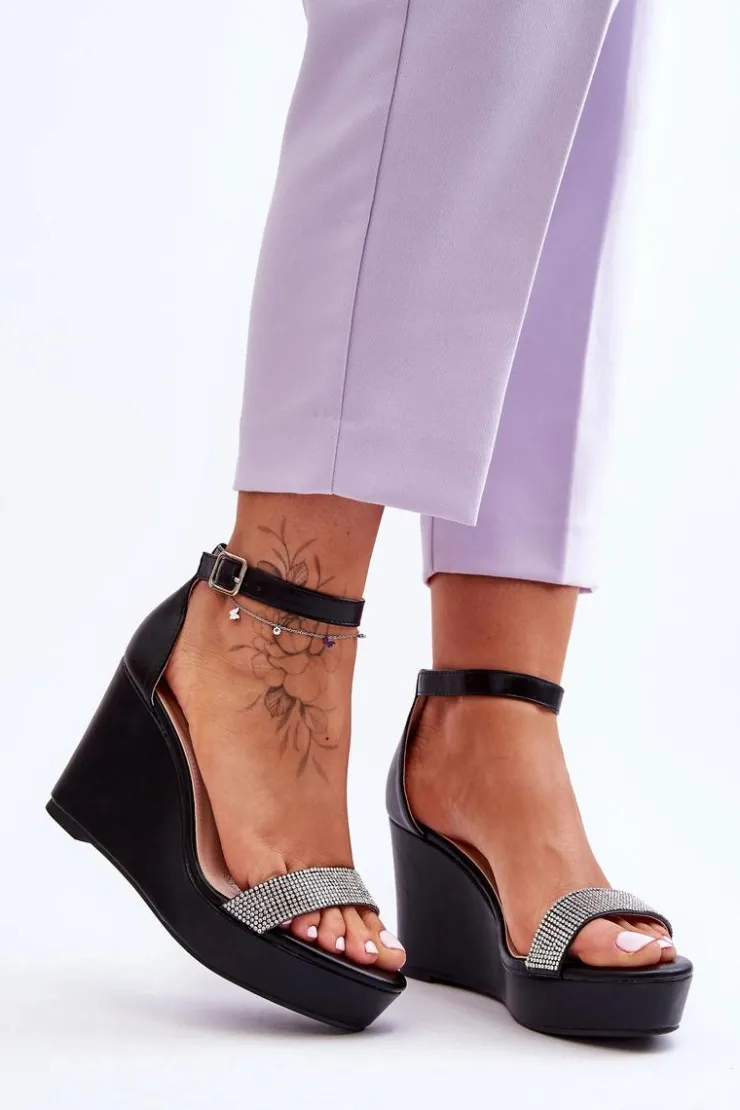 Boto Modne Skórzane Sandały Na Koturnie Czarne Arwen Czarny