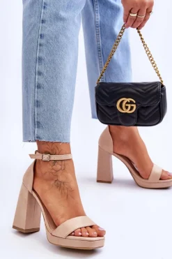 Outlet Boto Modne Zamszowe Sandałki Na Kwadratowym Obcasie Beżowe Merila Beżowy