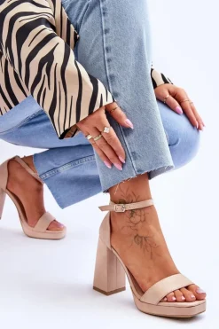 Outlet Boto Modne Zamszowe Sandałki Na Kwadratowym Obcasie Beżowe Merila Beżowy