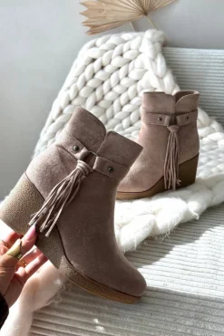Boto Ocieplane Botki Damskie Na Koturnie Z Frędzlami Beżowe Olivarae Beżowy