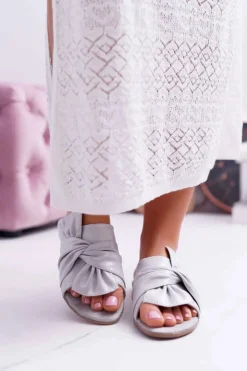 New Evento Połyskujące Klapki Z Wiązaniem Szare Emilia