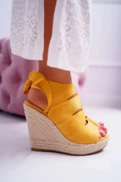 Outlet Boto Sandały Damskie Na Koturnie Lniane Wiązane Żółte Cantare