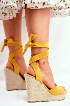 Boto Sandały Damskie Na Koturnie Wiązane Żółte Belleza