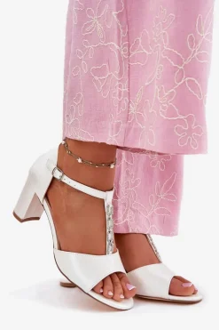 Damskie Evento Sandały Damskie Na Słupku Z Ozdobnym Paskiem Eko Skóra Białe Triavera