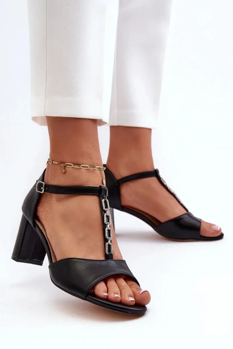 Evento Sandały Damskie Na Słupku Z Ozdobnym Paskiem Eko Skóra Czarne Triavera Czarny