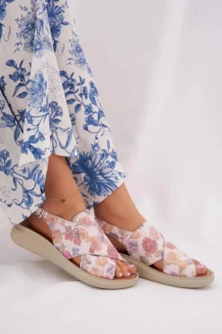 Boto Sandały Damskie Z Eko Skóry W Kwiaty Multikolor Tosmelia Wielokolorowy