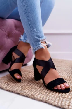 New Evento Sandały Damskie Zamszowe Wsuwane Czarne Varina