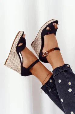 Discount Boto Sandały Na Koturnie Z Plecionką Czarne Lobos