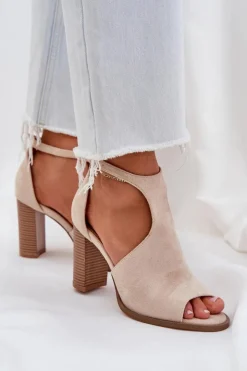 Damskie Boto Sandały Na Słupku Z Eko Zamszu Jasnobeżowe Lanadriena