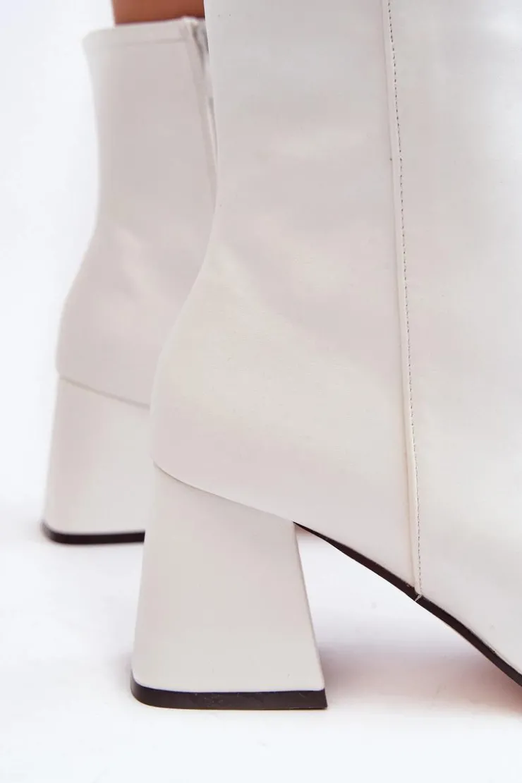 Outlet Boto Skórzane Botki Na Obcasie Z Ozdobą Białe Pamelinta